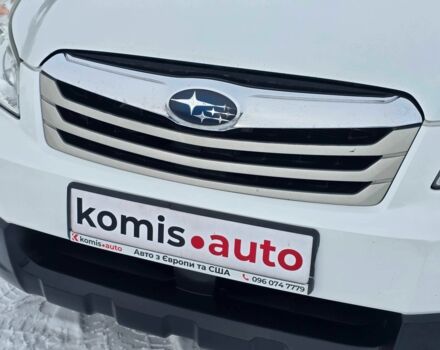 Білий Субару Аутбек, об'ємом двигуна 2.46 л та пробігом 189 тис. км за 8999 $, фото 3 на Automoto.ua