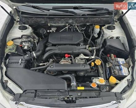 Білий Субару Аутбек, об'ємом двигуна 2.46 л та пробігом 189 тис. км за 8999 $, фото 49 на Automoto.ua