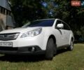 Білий Субару Аутбек, об'ємом двигуна 2 л та пробігом 250 тис. км за 8500 $, фото 4 на Automoto.ua