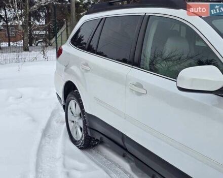 Білий Субару Аутбек, об'ємом двигуна 2.46 л та пробігом 189 тис. км за 8999 $, фото 11 на Automoto.ua