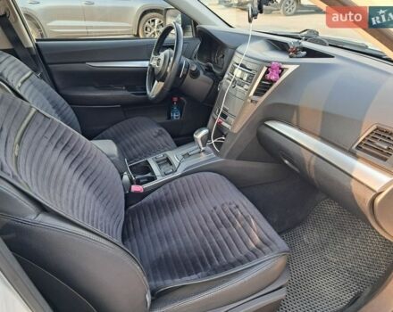 Белый Субару Аутбек, объемом двигателя 2.46 л и пробегом 257 тыс. км за 9900 $, фото 7 на Automoto.ua