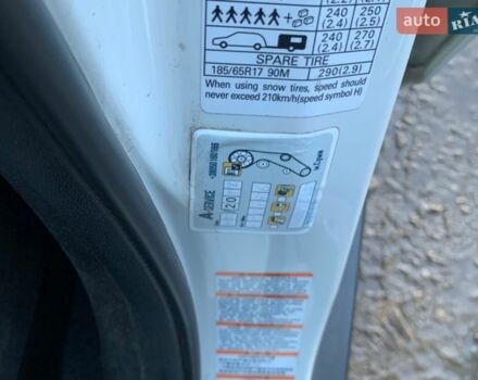 Білий Субару Аутбек, об'ємом двигуна 2.46 л та пробігом 293 тис. км за 9300 $, фото 3 на Automoto.ua