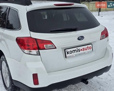 Білий Субару Аутбек, об'ємом двигуна 2.46 л та пробігом 189 тис. км за 8999 $, фото 21 на Automoto.ua