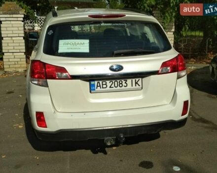Белый Субару Аутбек, объемом двигателя 2.46 л и пробегом 189 тыс. км за 8500 $, фото 2 на Automoto.ua
