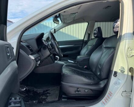 Белый Субару Аутбек, объемом двигателя 2.5 л и пробегом 305 тыс. км за 9990 $, фото 8 на Automoto.ua