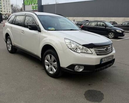 Белый Субару Аутбек, объемом двигателя 2.5 л и пробегом 304 тыс. км за 9700 $, фото 6 на Automoto.ua