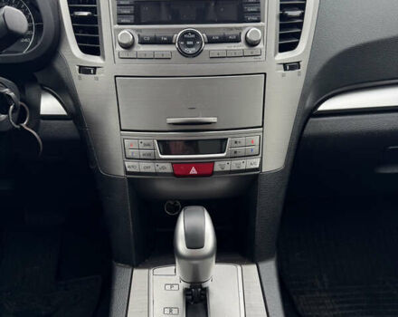 Білий Субару Аутбек, об'ємом двигуна 2.46 л та пробігом 210 тис. км за 8500 $, фото 25 на Automoto.ua