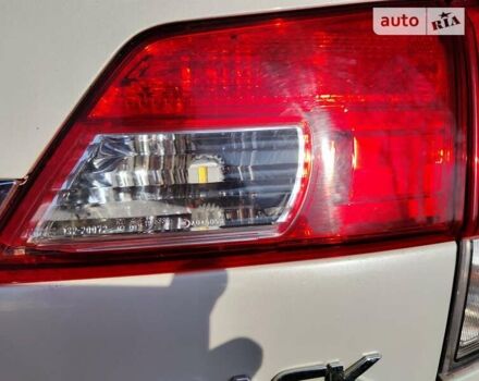 Белый Субару Аутбек, объемом двигателя 2.46 л и пробегом 250 тыс. км за 10000 $, фото 42 на Automoto.ua
