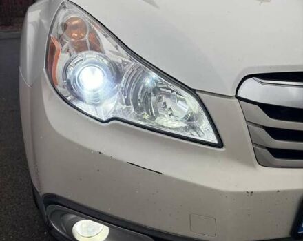 Белый Субару Аутбек, объемом двигателя 2.46 л и пробегом 312 тыс. км за 10000 $, фото 5 на Automoto.ua