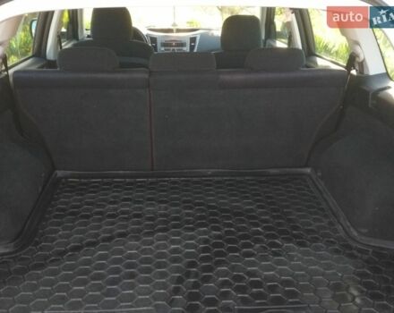 Белый Субару Аутбек, объемом двигателя 2.46 л и пробегом 189 тыс. км за 8500 $, фото 4 на Automoto.ua