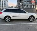 Белый Субару Аутбек, объемом двигателя 2.46 л и пробегом 200 тыс. км за 10000 $, фото 3 на Automoto.ua
