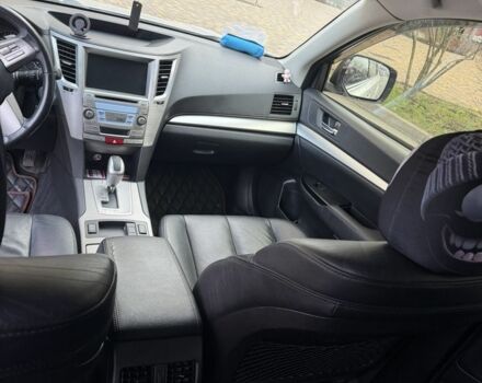 Белый Субару Аутбек, объемом двигателя 2.5 л и пробегом 304 тыс. км за 9700 $, фото 13 на Automoto.ua