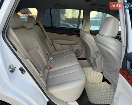 Білий Субару Аутбек, об'ємом двигуна 2.46 л та пробігом 320 тис. км за 9300 $, фото 27 на Automoto.ua