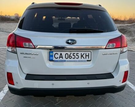 Белый Субару Аутбек, объемом двигателя 2.46 л и пробегом 200 тыс. км за 10000 $, фото 7 на Automoto.ua