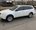 Белый Субару Аутбек, объемом двигателя 2.5 л и пробегом 304 тыс. км за 9700 $, фото 3 на Automoto.ua