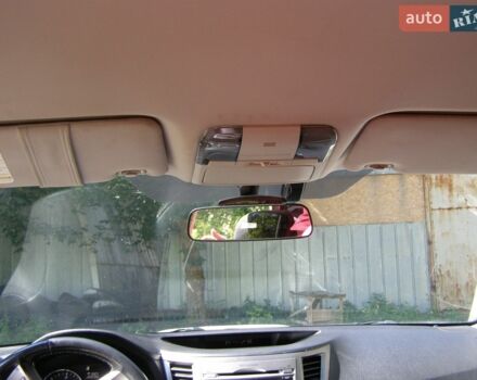 Білий Субару Аутбек, об'ємом двигуна 2 л та пробігом 250 тис. км за 8500 $, фото 16 на Automoto.ua