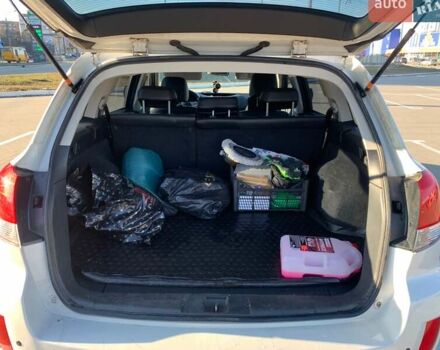 Білий Субару Аутбек, об'ємом двигуна 2.46 л та пробігом 293 тис. км за 9300 $, фото 5 на Automoto.ua