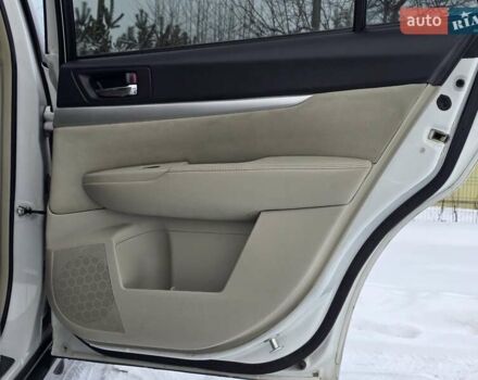 Білий Субару Аутбек, об'ємом двигуна 2.46 л та пробігом 189 тис. км за 8999 $, фото 41 на Automoto.ua