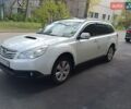 Белый Субару Аутбек, объемом двигателя 2 л и пробегом 250 тыс. км за 8500 $, фото 1 на Automoto.ua