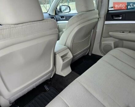 Білий Субару Аутбек, об'ємом двигуна 2.46 л та пробігом 189 тис. км за 8999 $, фото 29 на Automoto.ua