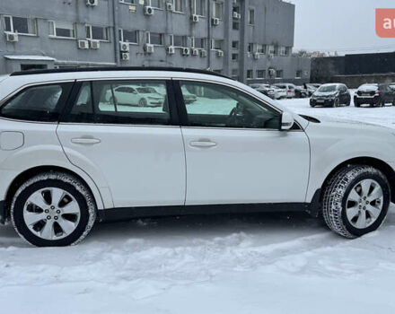 Білий Субару Аутбек, об'ємом двигуна 2.46 л та пробігом 210 тис. км за 8500 $, фото 6 на Automoto.ua