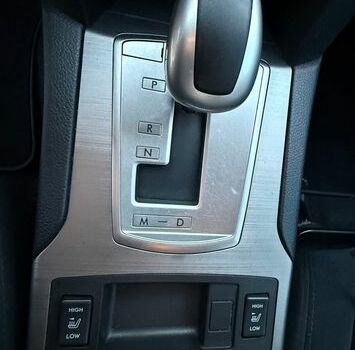 Белый Субару Аутбек, объемом двигателя 2.46 л и пробегом 200 тыс. км за 10000 $, фото 12 на Automoto.ua