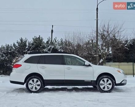 Білий Субару Аутбек, об'ємом двигуна 2.46 л та пробігом 189 тис. км за 8999 $, фото 4 на Automoto.ua