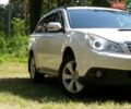 Білий Субару Аутбек, об'ємом двигуна 2 л та пробігом 250 тис. км за 8500 $, фото 1 на Automoto.ua