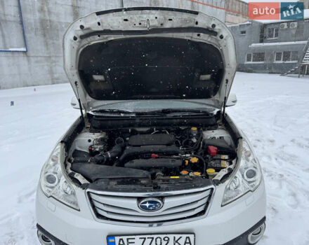 Білий Субару Аутбек, об'ємом двигуна 2.46 л та пробігом 210 тис. км за 8500 $, фото 27 на Automoto.ua