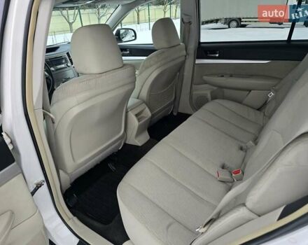 Білий Субару Аутбек, об'ємом двигуна 2.46 л та пробігом 189 тис. км за 8999 $, фото 28 на Automoto.ua