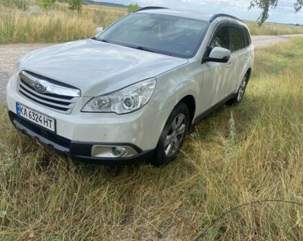 Белый Субару Аутбек, объемом двигателя 2.5 л и пробегом 270 тыс. км за 9500 $, фото 3 на Automoto.ua