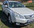 Белый Субару Аутбек, объемом двигателя 2.46 л и пробегом 296 тыс. км за 10400 $, фото 1 на Automoto.ua