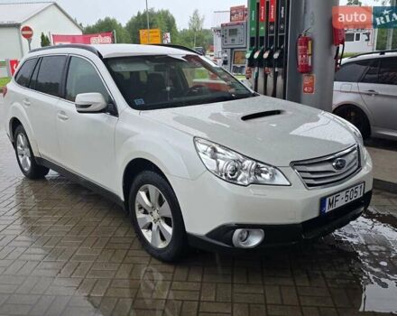 Білий Субару Аутбек, об'ємом двигуна 2.5 л та пробігом 290 тис. км за 6499 $, фото 2 на Automoto.ua