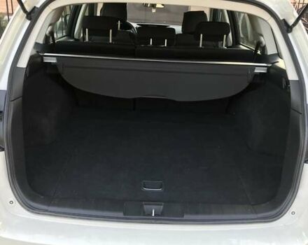 Белый Субару Аутбек, объемом двигателя 2.46 л и пробегом 189 тыс. км за 9100 $, фото 5 на Automoto.ua