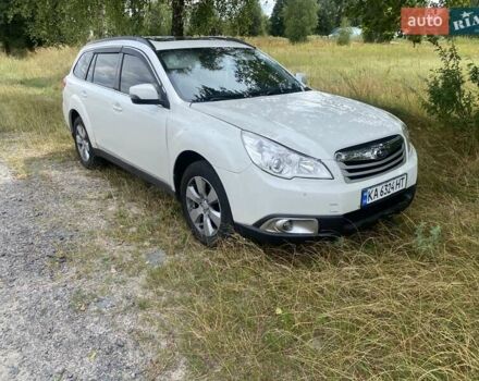 Білий Субару Аутбек, об'ємом двигуна 2.5 л та пробігом 270 тис. км за 9500 $, фото 3 на Automoto.ua