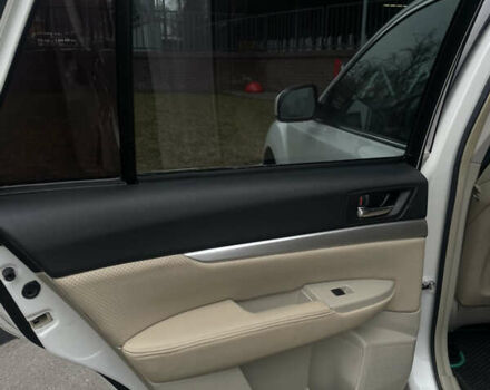 Білий Субару Аутбек, об'ємом двигуна 2.5 л та пробігом 96 тис. км за 9900 $, фото 21 на Automoto.ua