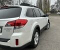 Белый Субару Аутбек, объемом двигателя 2.5 л и пробегом 205 тыс. км за 5999 $, фото 4 на Automoto.ua