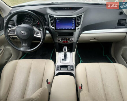 Білий Субару Аутбек, об'ємом двигуна 2.5 л та пробігом 96 тис. км за 9900 $, фото 11 на Automoto.ua