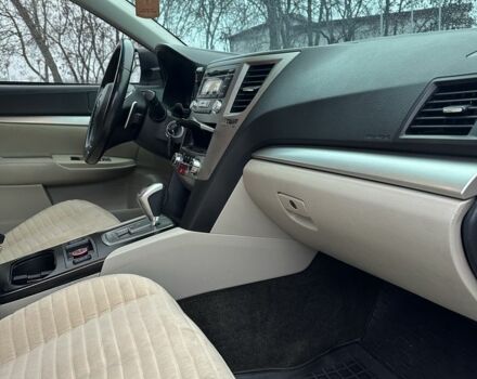 Белый Субару Аутбек, объемом двигателя 2.5 л и пробегом 205 тыс. км за 5999 $, фото 12 на Automoto.ua