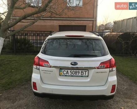 Белый Субару Аутбек, объемом двигателя 2.46 л и пробегом 189 тыс. км за 9100 $, фото 3 на Automoto.ua