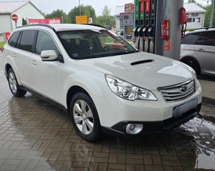 Білий Субару Аутбек, об'ємом двигуна 2 л та пробігом 290 тис. км за 6499 $, фото 6 на Automoto.ua