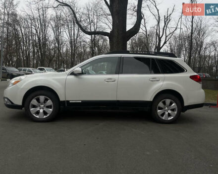 Белый Субару Аутбек, объемом двигателя 2.5 л и пробегом 153 тыс. км за 9399 $, фото 3 на Automoto.ua