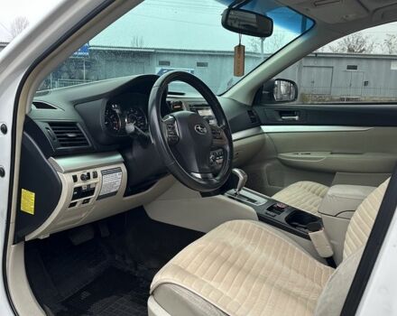 Белый Субару Аутбек, объемом двигателя 2.5 л и пробегом 205 тыс. км за 5999 $, фото 9 на Automoto.ua