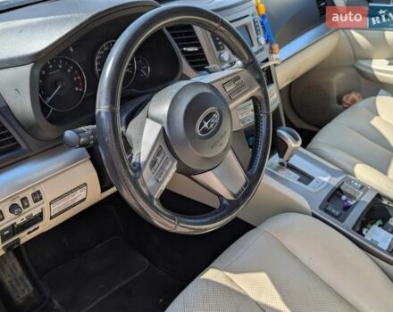 Білий Субару Аутбек, об'ємом двигуна 2.46 л та пробігом 296 тис. км за 10700 $, фото 1 на Automoto.ua