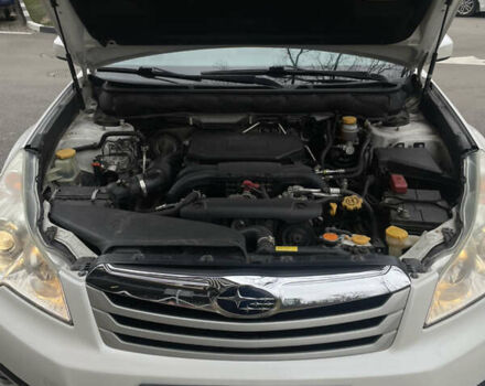 Білий Субару Аутбек, об'ємом двигуна 2.5 л та пробігом 96 тис. км за 9900 $, фото 25 на Automoto.ua