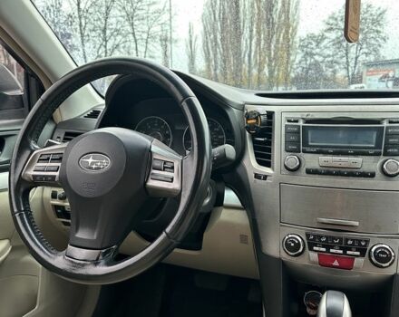 Белый Субару Аутбек, объемом двигателя 2.5 л и пробегом 205 тыс. км за 5999 $, фото 10 на Automoto.ua