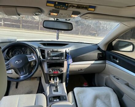 Білий Субару Аутбек, об'ємом двигуна 2.5 л та пробігом 130 тис. км за 8999 $, фото 3 на Automoto.ua