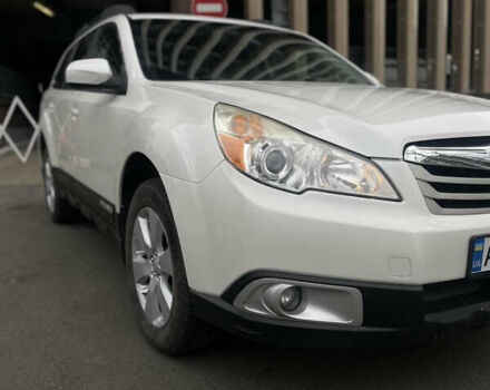 Білий Субару Аутбек, об'ємом двигуна 2.5 л та пробігом 96 тис. км за 9900 $, фото 5 на Automoto.ua