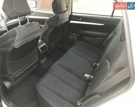 Белый Субару Аутбек, объемом двигателя 2.46 л и пробегом 189 тыс. км за 9100 $, фото 7 на Automoto.ua