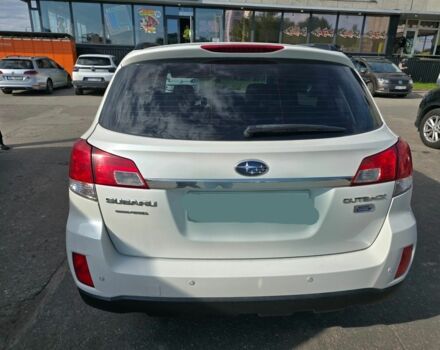 Білий Субару Аутбек, об'ємом двигуна 2 л та пробігом 290 тис. км за 6499 $, фото 3 на Automoto.ua